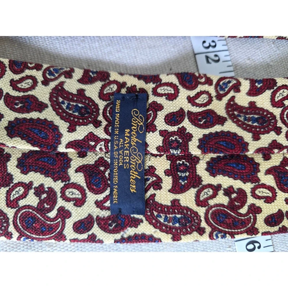 Brooks Brothers Makers Mens Paisley Wool Tie Burgundy Tan Hand Made USA 4 Inch